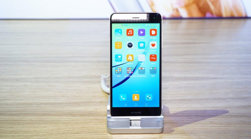 Обзор смартфонов Huawei Nova и huawei Nova Plus | фото: c.mobilegeeks.de