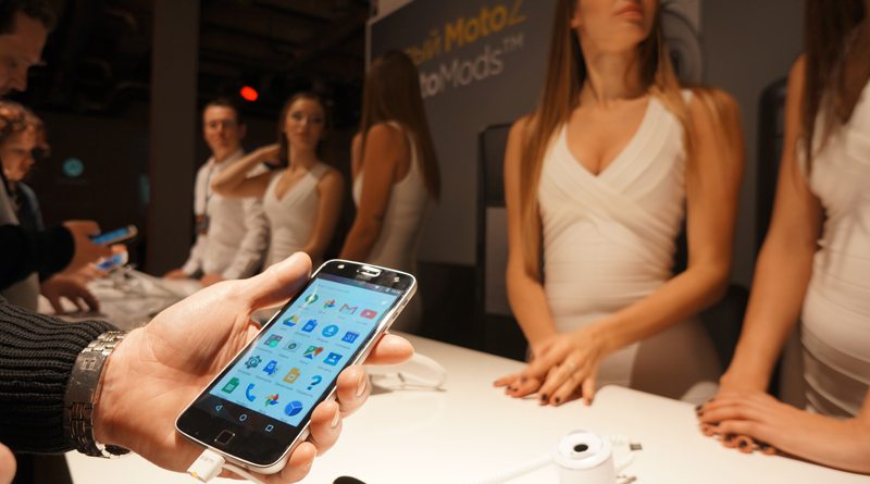 Смартфоны Lenovo Moto Z и Moto Z Play
