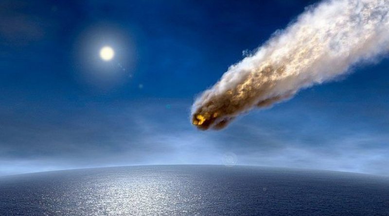 Астероид падает в океан