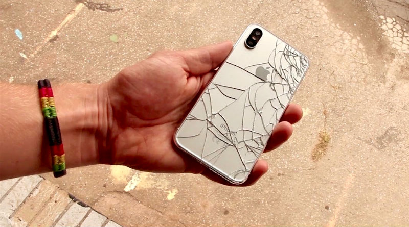 iPhone X | Фото: YouTube