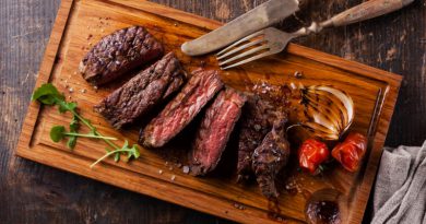 Стейк | Фото: lifehacker.ru