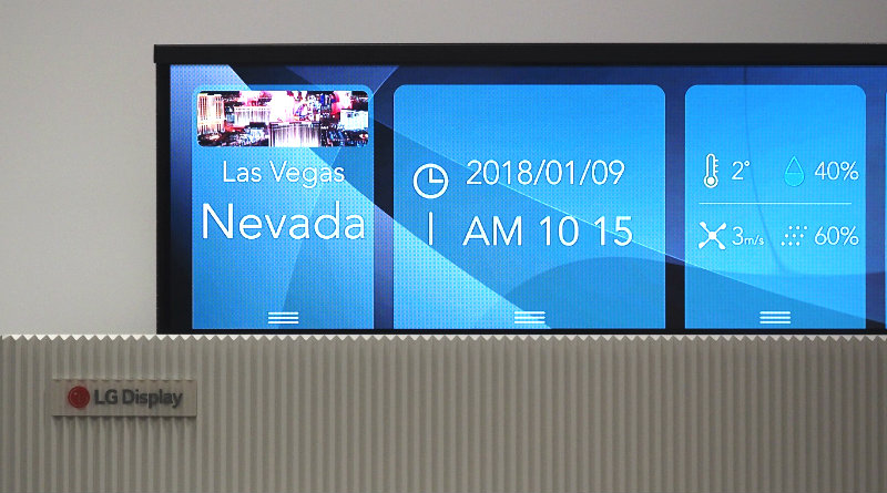 Гибкий телевизор LG | Фото: Engadget