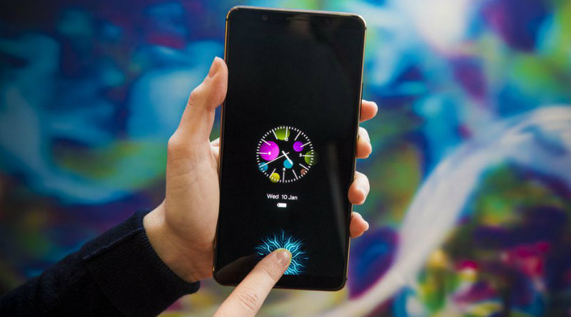 Смартфон со сканером отпечатков пальцев в экране | Фото: cnet