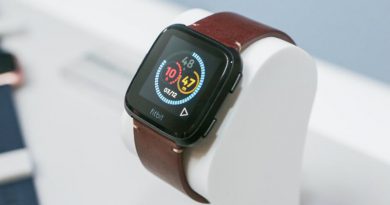 Fitbit Versa | Фото: CNET