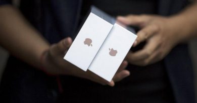 iPhone в коробках | Фото: reuters.com