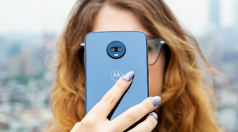 Moto Z3 Play | Фото: The Verge