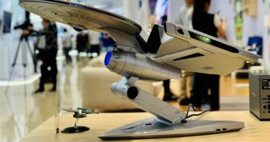 Lenovo Titanium Enterprise NCC-1701A | Фото: 3dnews.ru