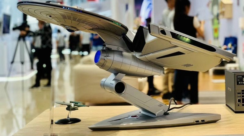 Lenovo Titanium Enterprise NCC-1701A | Фото: 3dnews.ru