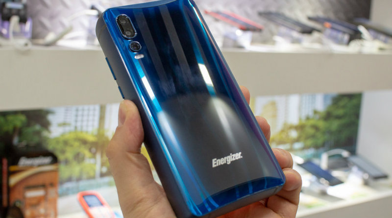 Energizer Power Max P18K Pop | Фото: PhoneArena