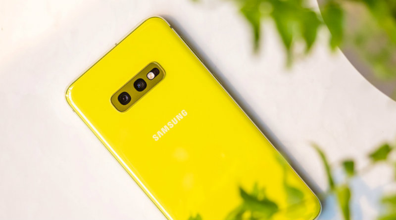 Samsung Galaxy S10E | Фото: oktawave