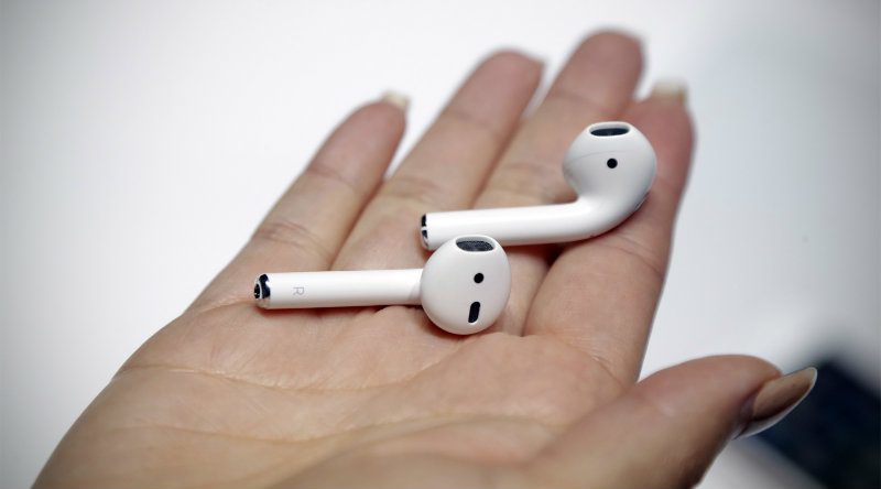 Apple AirPods | Фото: Канобу