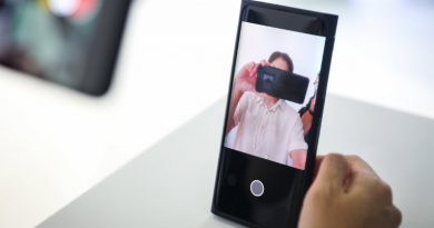 OPPO с камерой в экране