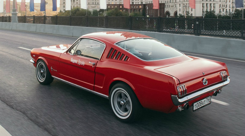 «Мустанги» в «Яндекс.Драйве»