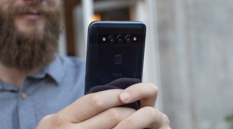 TCL PLEX | Фото: Android Authority