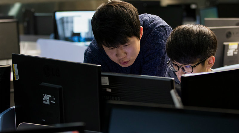 Разработчики из Китая | Фото: РИА