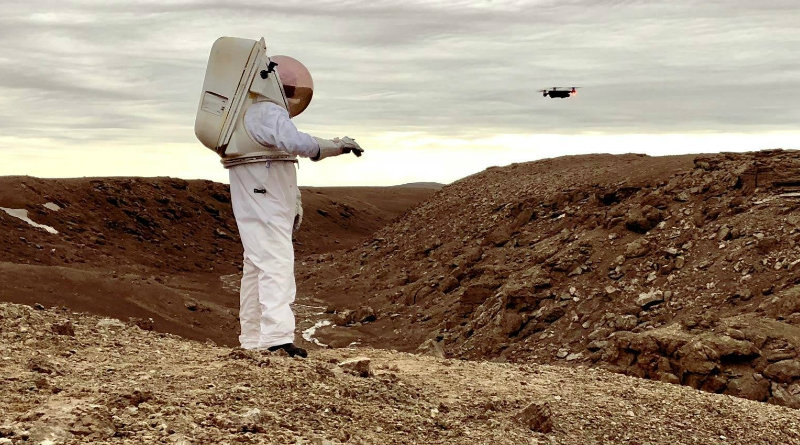 Перчатка для управления дроном | Фото: digitaltrends