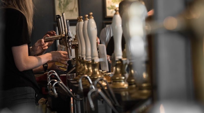 Фото Arisa Chattasa on Unsplash