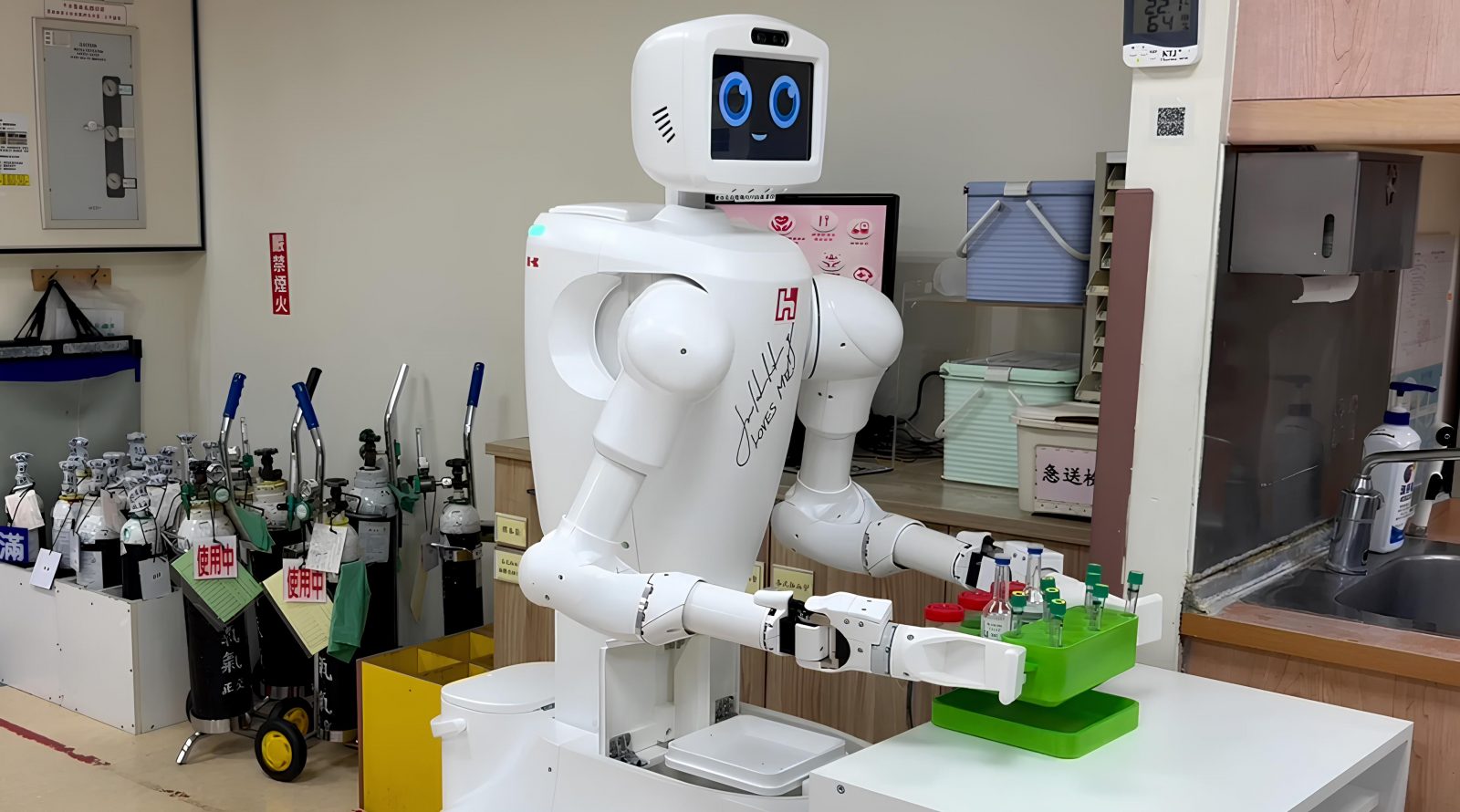 robot-medbrat-nurabot