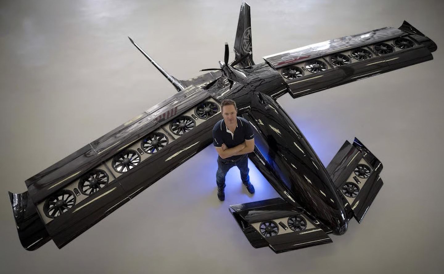 v-kanade-vpervye-ispytali-samolyot-s-razdelyonnym-krylom-i-ventilyatorom