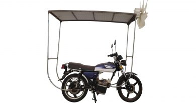 mototsikl-rabotayushhij-na-energii-vetra-i-solntsa