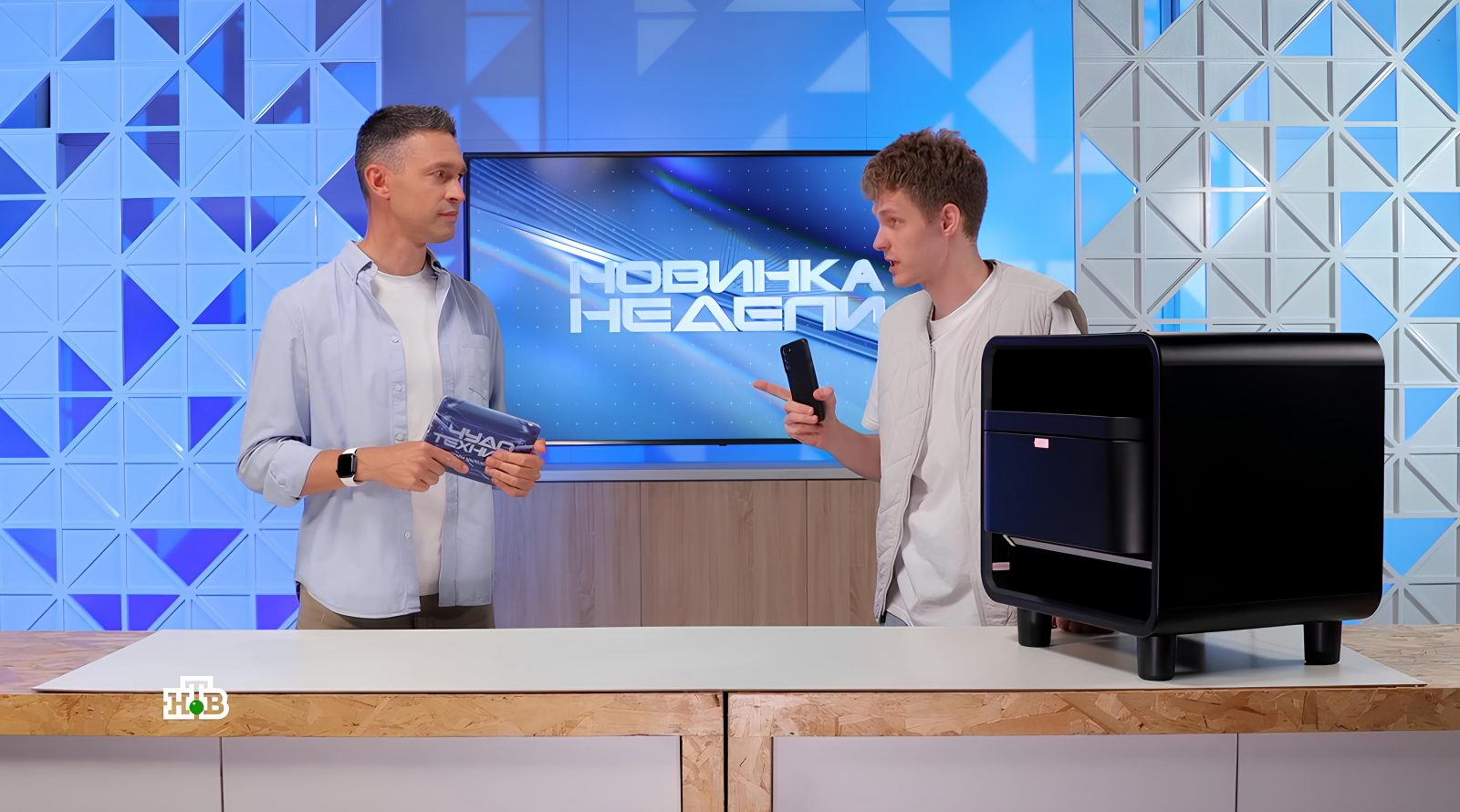 umnaya-prikrovatnaya-tumbochka