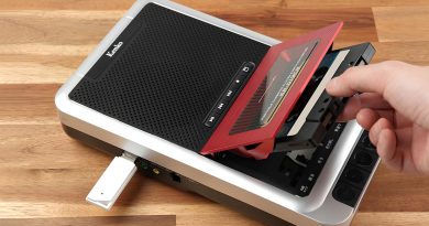 kenko-tokina-predstavila-retro-kassetnyj-pleer