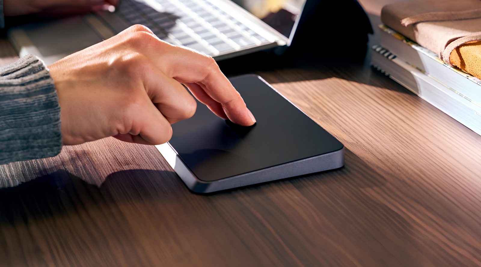 umnyj-trekpad-hyperspace