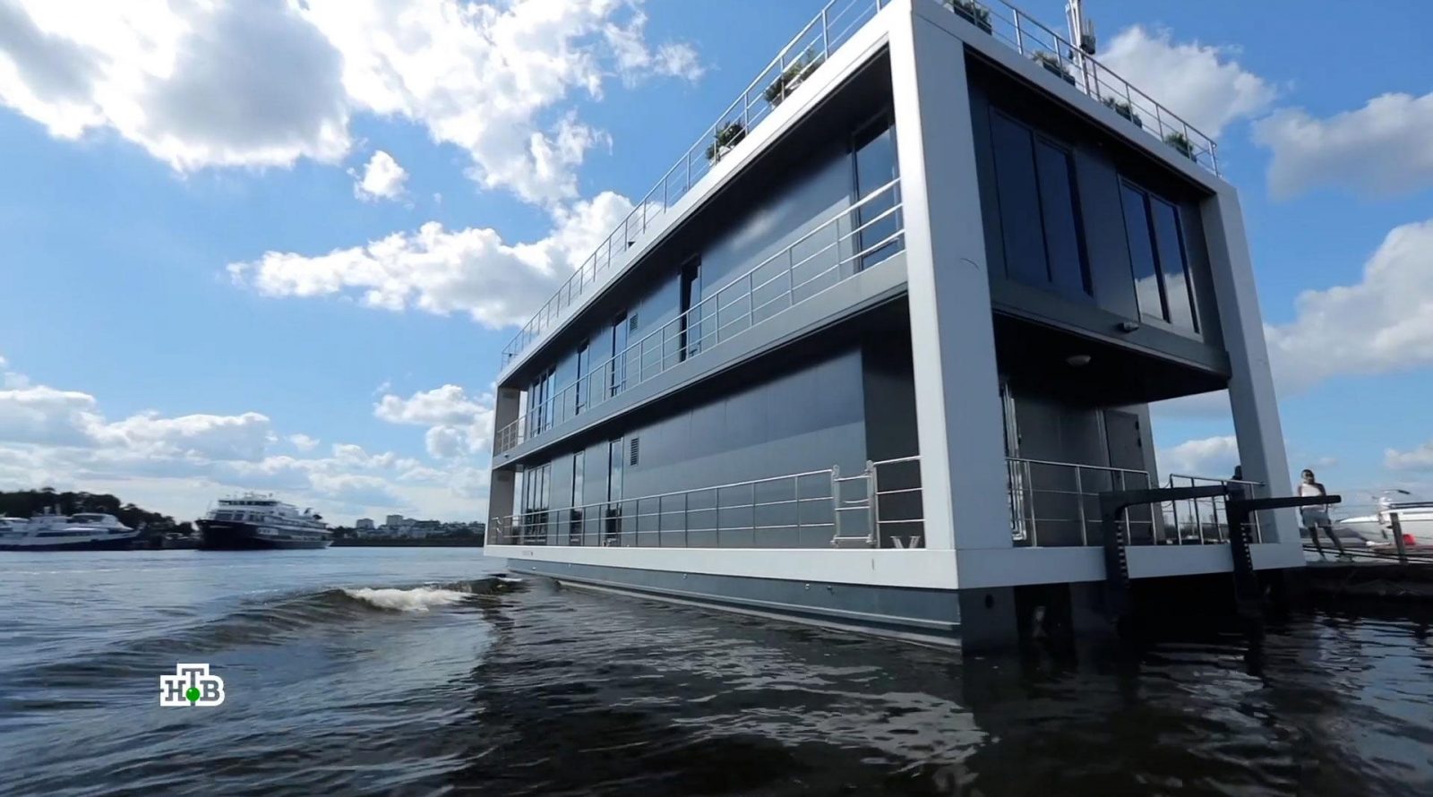 dom-na-vode-vmesto-kvartiry