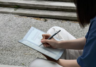 Складной планшет Inkleaf с двумя дисплеями E-Ink