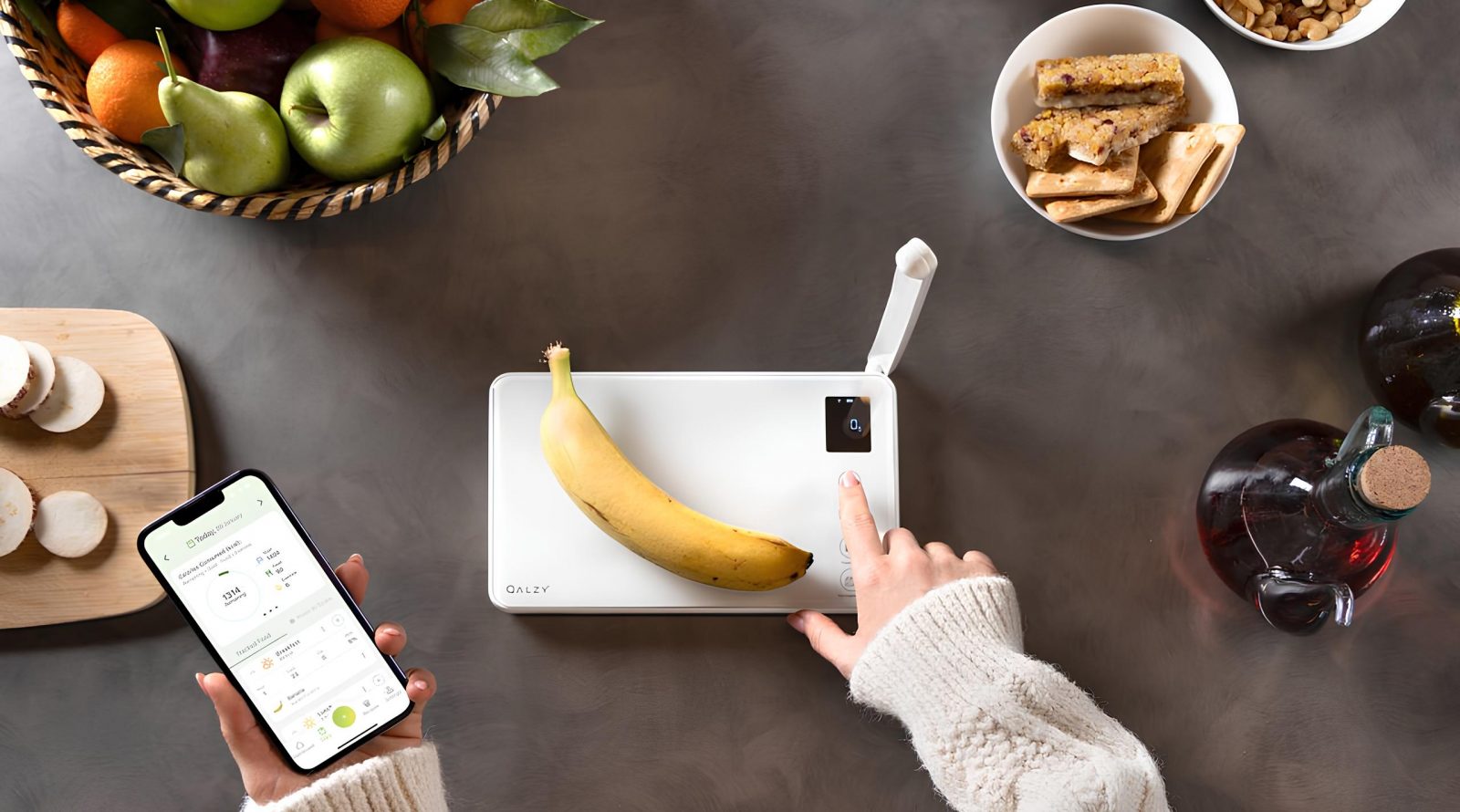 kuhonnye-vesy-qalzy-s-ii-i-kameroj